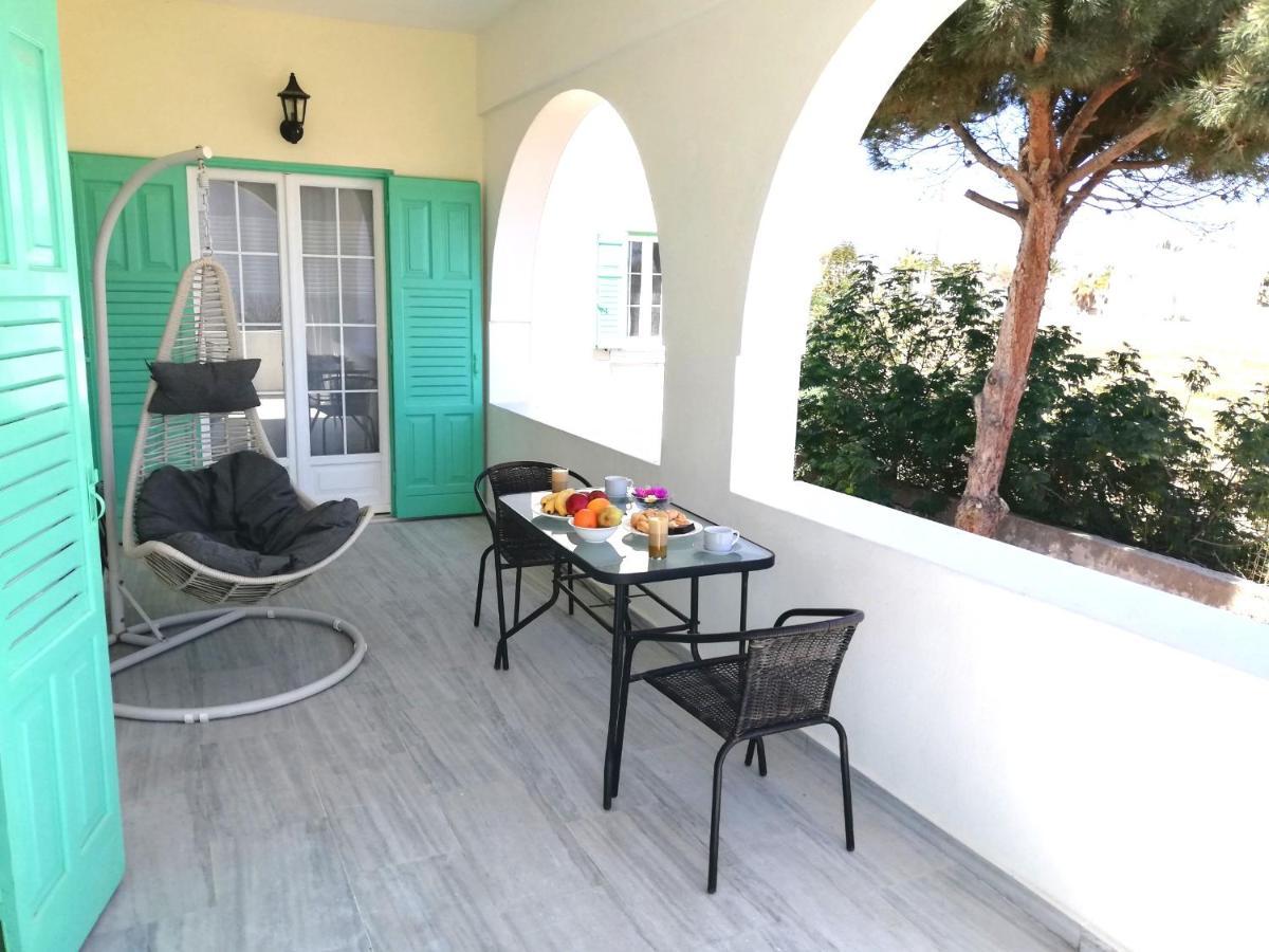 Kamari Beach Houses With Balcony And Garden エクステリア 写真