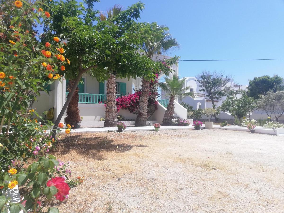 Kamari Beach Houses With Balcony And Garden エクステリア 写真