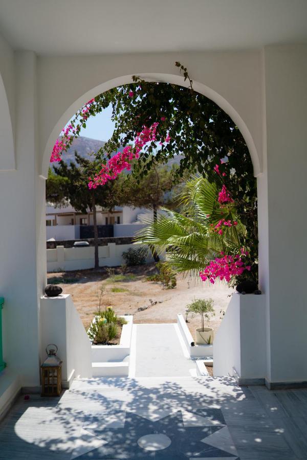 Kamari Beach Houses With Balcony And Garden エクステリア 写真
